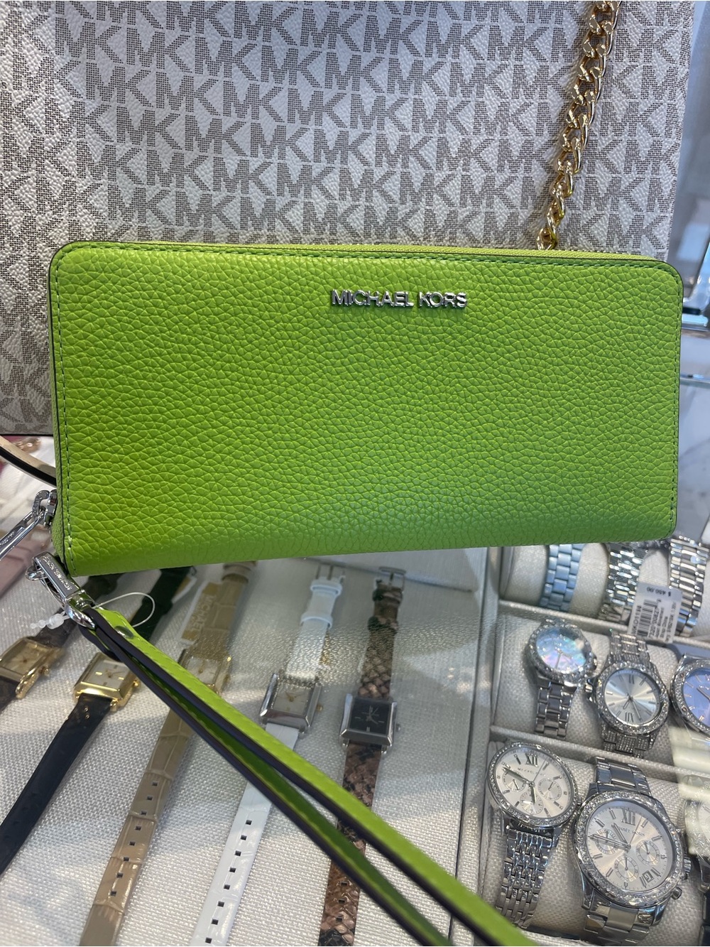Michael Kors Lg Pebbled Leather Continental Wallet Wristlet Phone Holder 
Lime
N - Picture 4 of 16